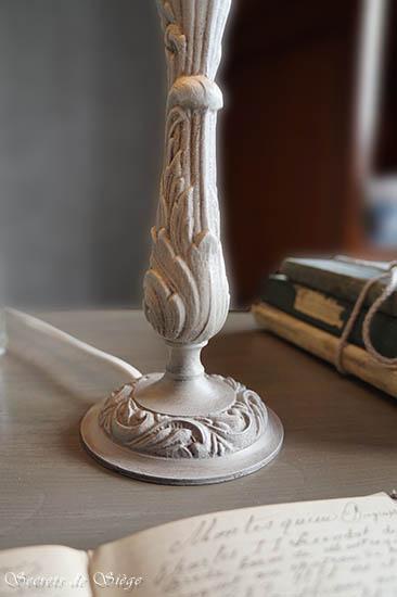 pied-de-lampe-bronze-patine-xviii-atelier-secrets-de-siege