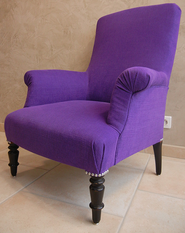 fauteuil-anglais-contemporain-tissu-romo-violet-atelier-secrets-de-siege