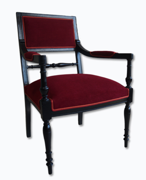 fauteuil-de-style-directoire-tissu-rouge-casal-galon-structure-noire-vernis-apres-atelier-secrets-de-siege